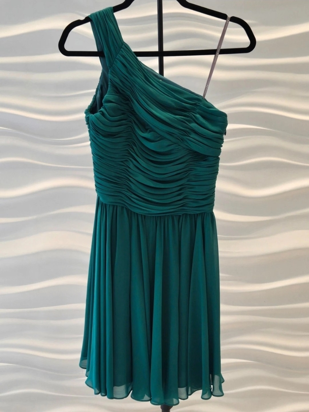 Halston Heritage Cocktail Dress Size 6 Emerald Green Asymetric Ruched Party